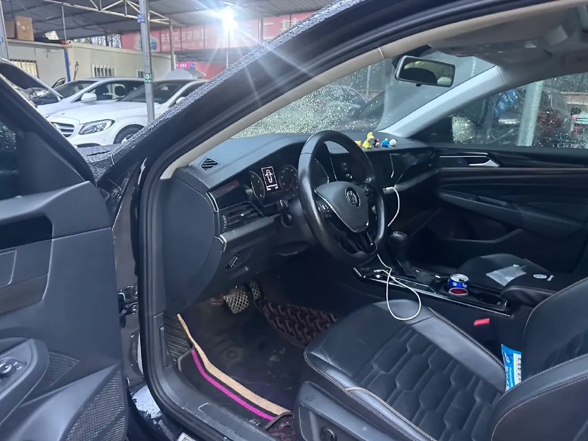 2019 Volvo V40 1.5T 152HP L4 6AT,autocango,china used car exporter,china ev exporter,chinese used car exporter,chinese used ev exporter