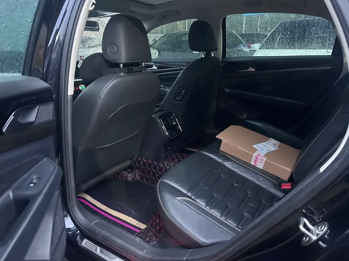 2019 Volvo V40 1.5T 152HP L4 6AT,autocango,china used car exporter,china ev exporter,chinese used car exporter,chinese used ev exporter