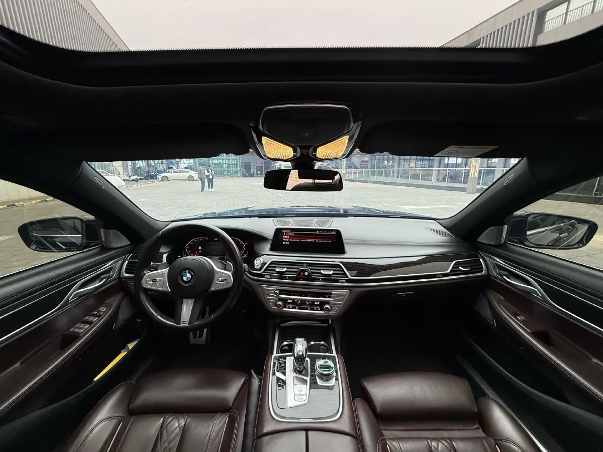 2019 BMW 7 Series 2.0T 265HP L4 8AT,autocango,china used car exporter,china ev exporter,chinese used car exporter,chinese used ev exporter