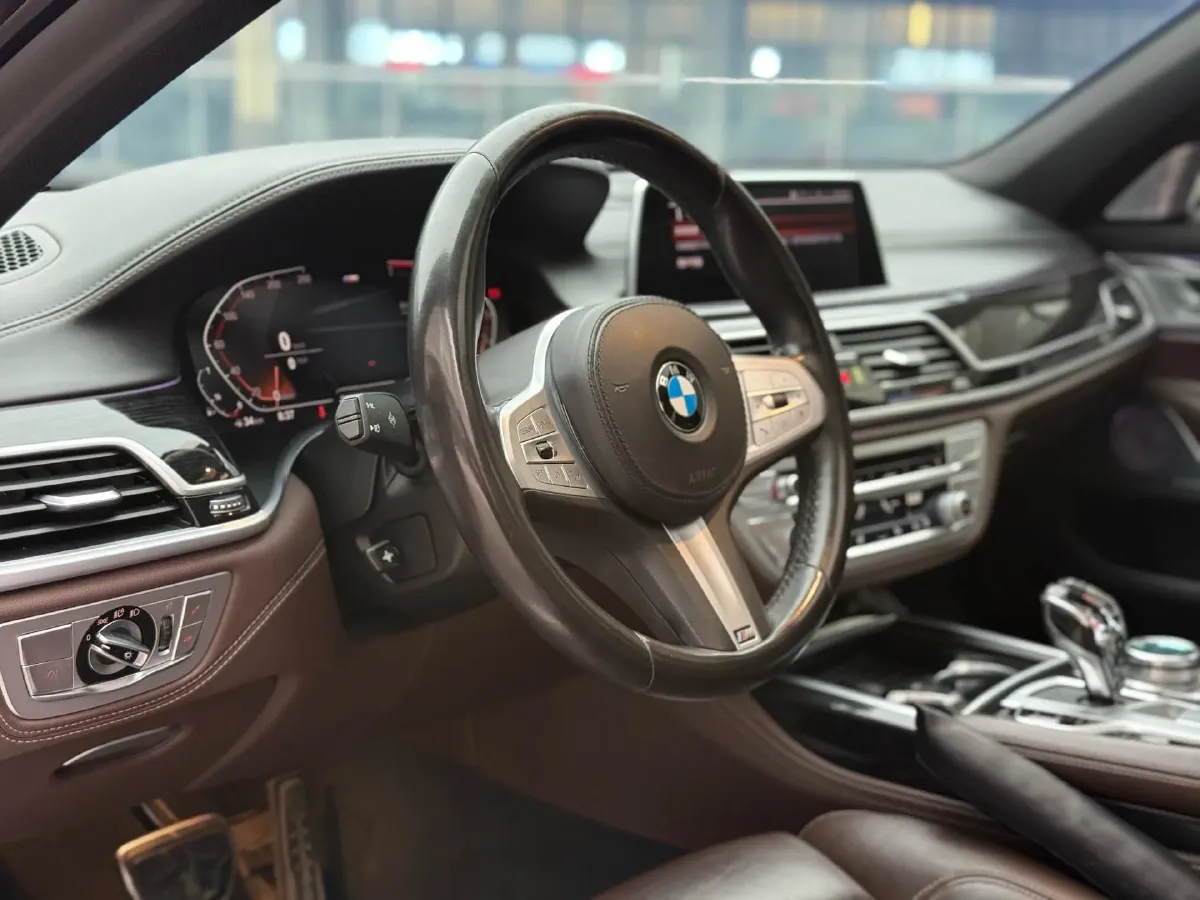 2019 BMW 7 Series 2.0T 265HP L4 8AT,autocango,china used car exporter,china ev exporter,chinese used car exporter,chinese used ev exporter