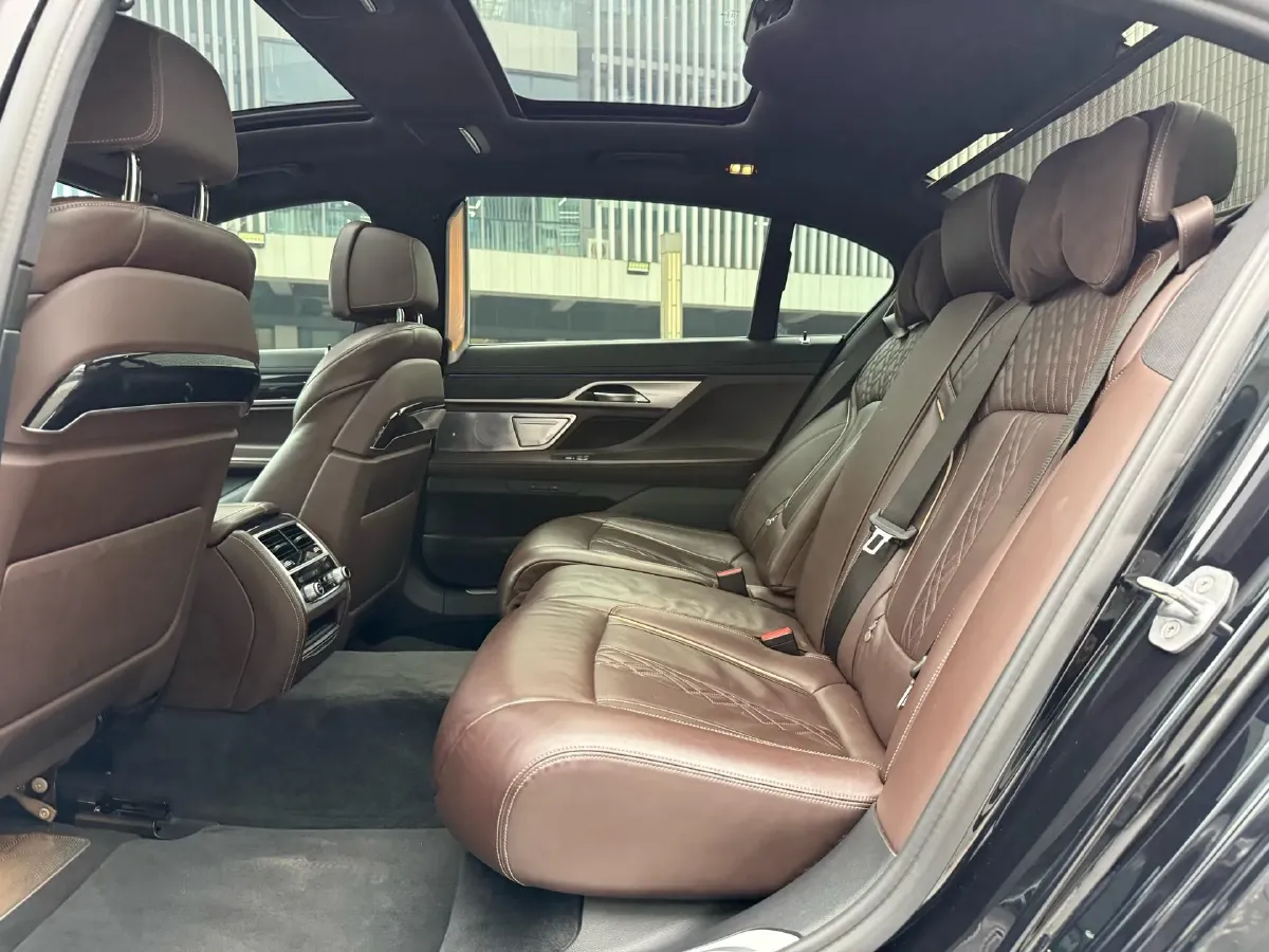 2019 BMW 7 Series 2.0T 265HP L4 8AT,autocango,china used car exporter,china ev exporter,chinese used car exporter,chinese used ev exporter