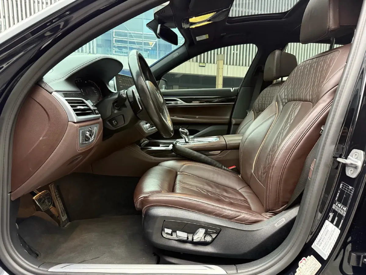 2019 BMW 7 Series 2.0T 265HP L4 8AT,autocango,china used car exporter,china ev exporter,chinese used car exporter,chinese used ev exporter