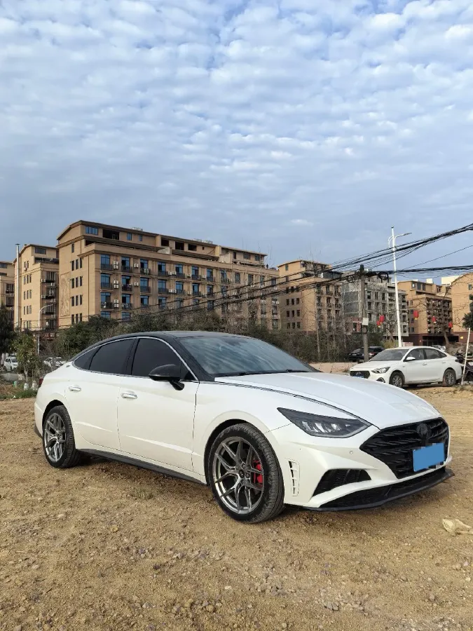 2022 Hyundai Sonata 2.0T 240HP L4 8AT,autocango,china used car exporter,china ev exporter,chinese used car exporter,chinese used ev exporter