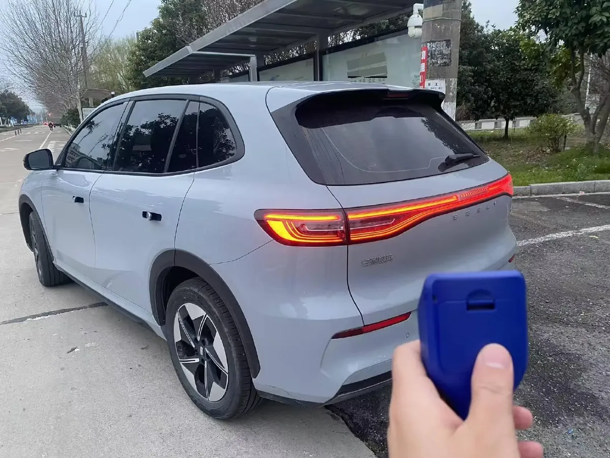 2024 Geely Emgrand L HiP 1.5T 181HP L4 3DHT PHEV 15.5KWH,autocango,china used car exporter,china ev exporter,chinese used car exporter,chinese used ev exporter