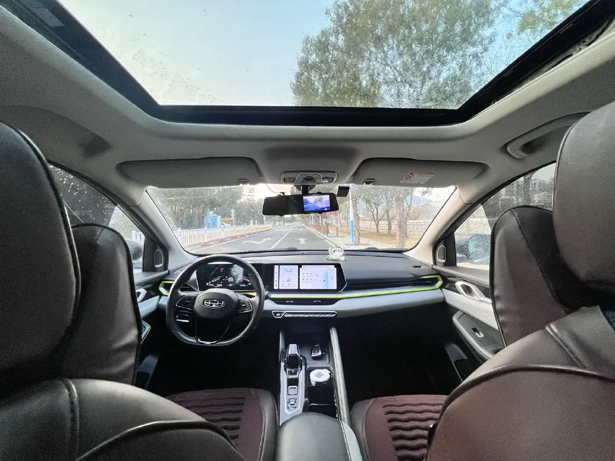 2022 Geely Coolray 1.5T 181HP L4 7DCT,autocango,china used car exporter,china ev exporter,chinese used car exporter,chinese used ev exporter