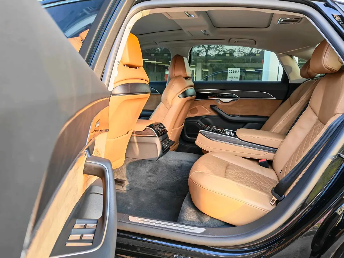 2021 Audi A8 3.0T 286HP V6 8AT,autocango,china used car exporter,china ev exporter,chinese used car exporter,chinese used ev exporter