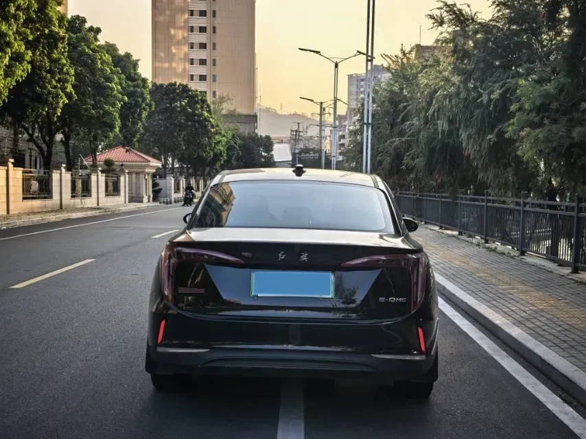 2023 HongQi E-QM5 BEV 82KWH,autocango,china used car exporter,china ev exporter,chinese used car exporter,chinese used ev exporter