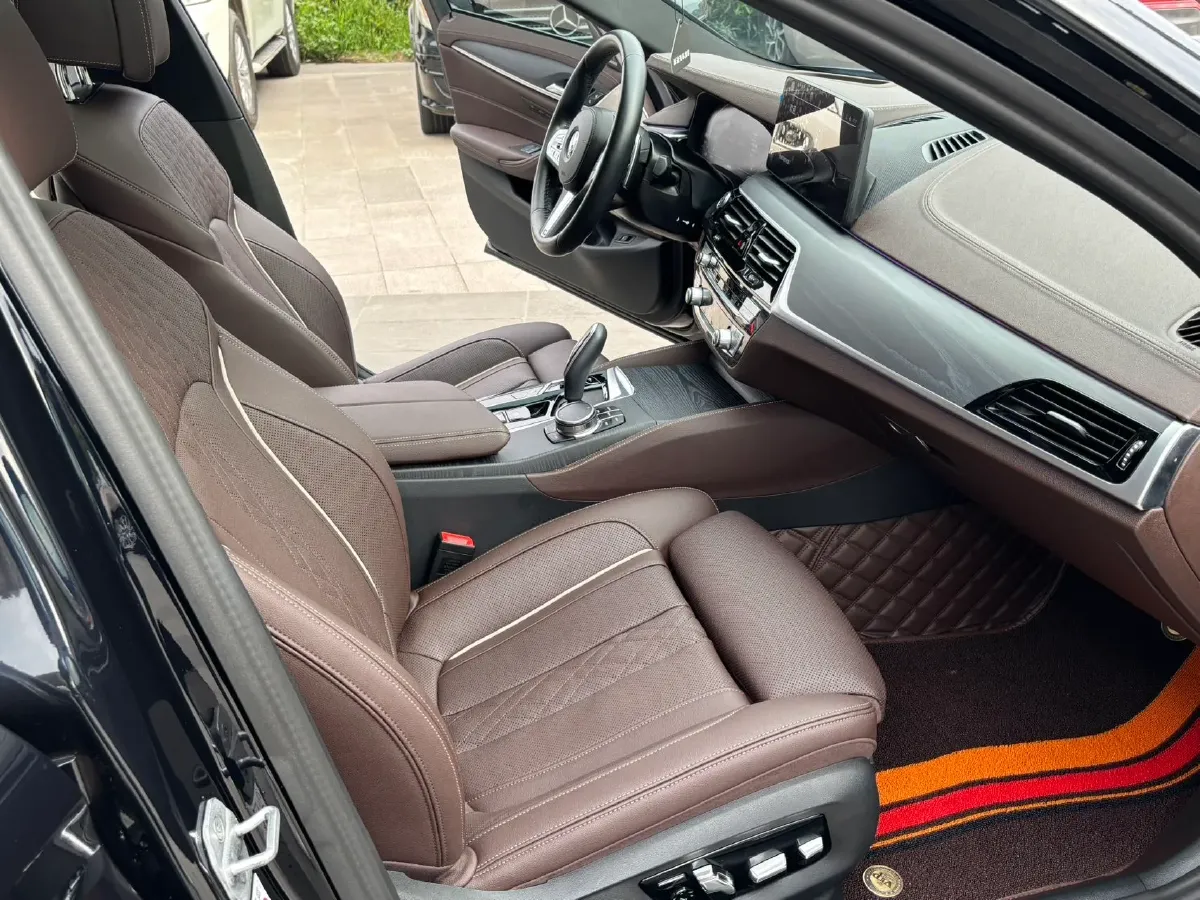 2023 BMW 5 Series 2.0T 245HP L4 8AT,autocango,china used car exporter,china ev exporter,chinese used car exporter,chinese used ev exporter