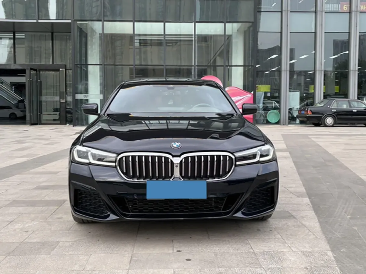 2023 BMW 5 Series 2.0T 245HP L4 8AT,autocango,china used car exporter,china ev exporter,chinese used car exporter,chinese used ev exporter