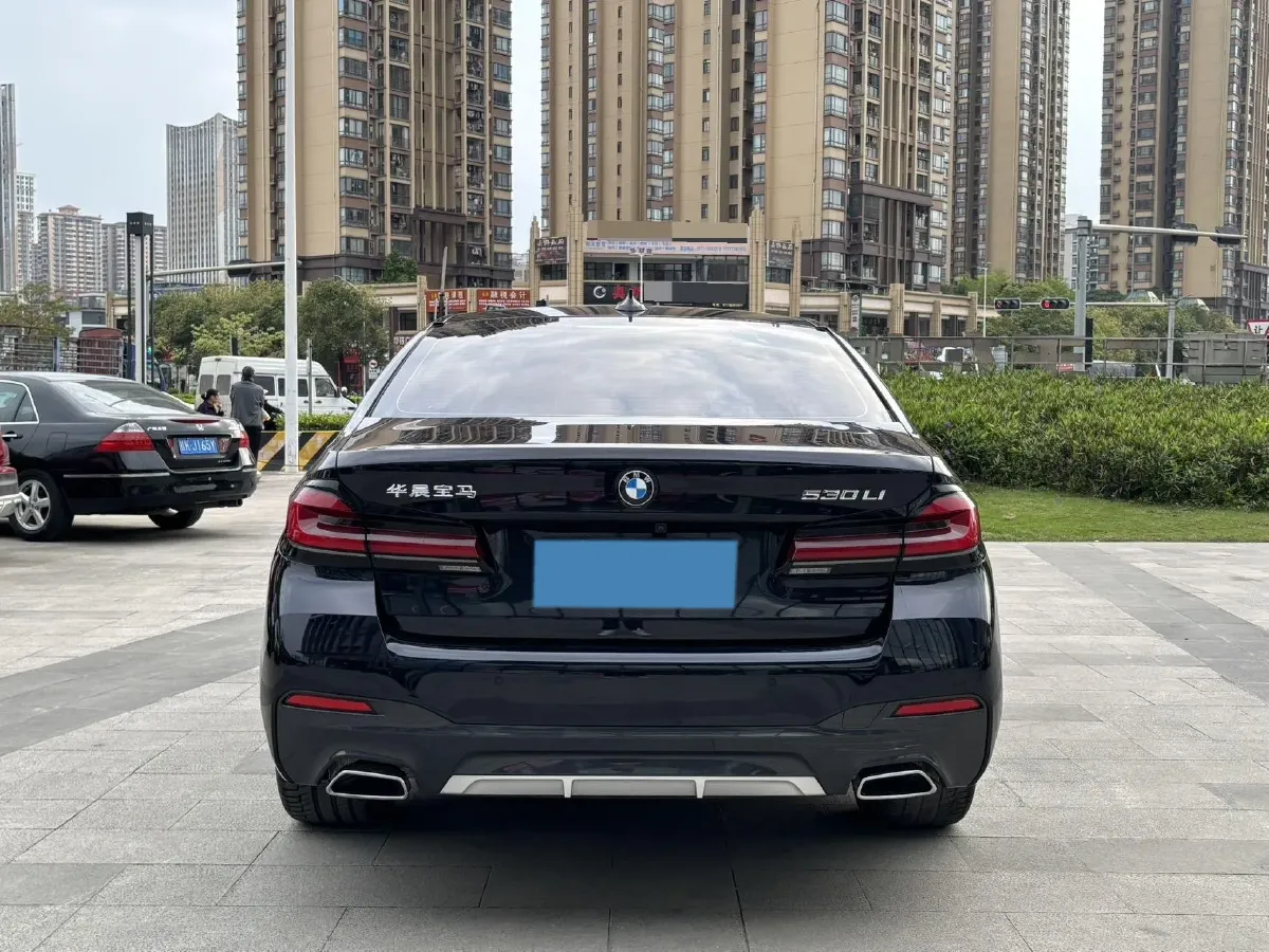 2023 BMW 5 Series 2.0T 245HP L4 8AT,autocango,china used car exporter,china ev exporter,chinese used car exporter,chinese used ev exporter