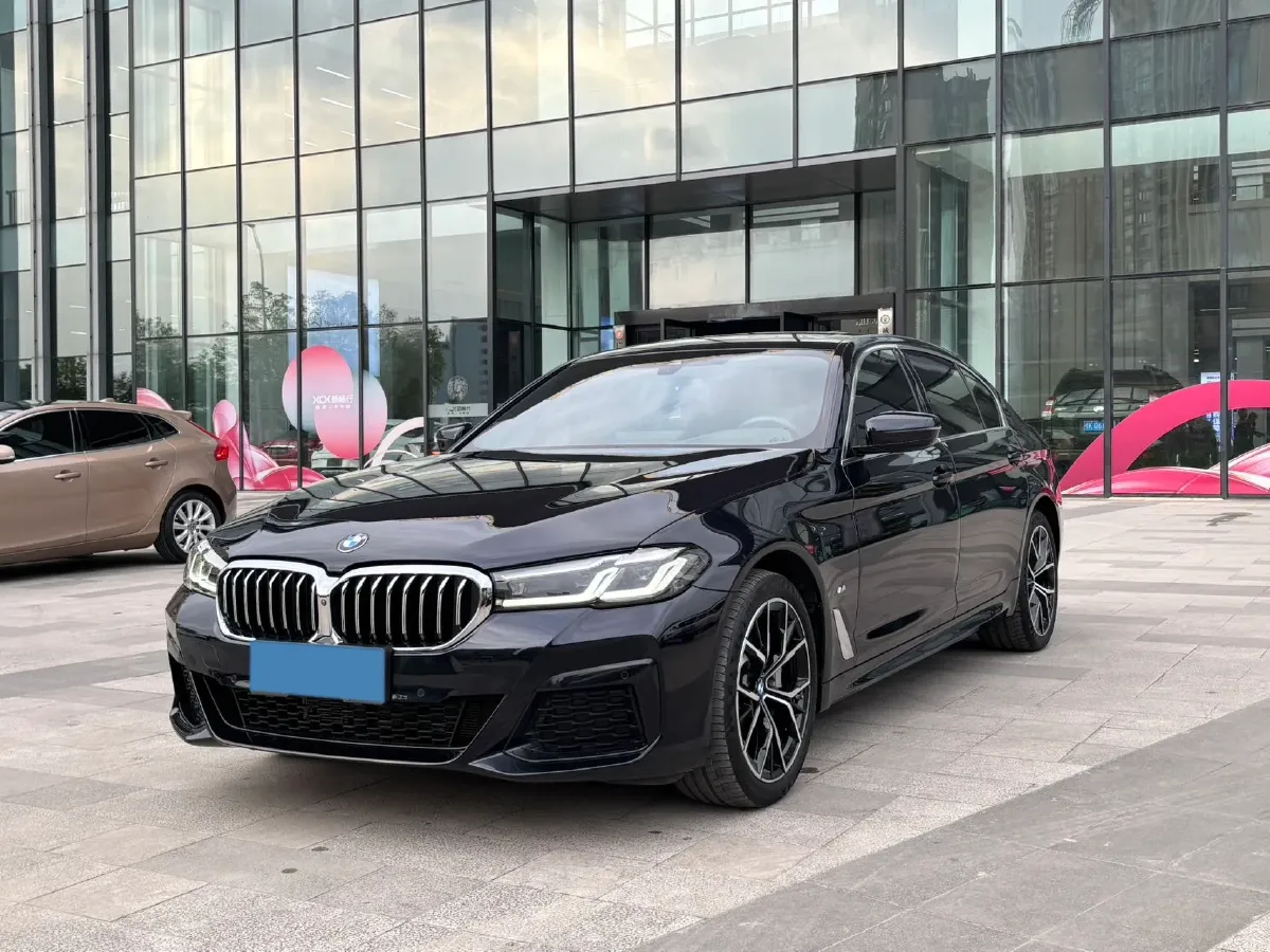 2023 BMW 5 Series 2.0T 245HP L4 8AT,autocango,china used car exporter,china ev exporter,chinese used car exporter,chinese used ev exporter