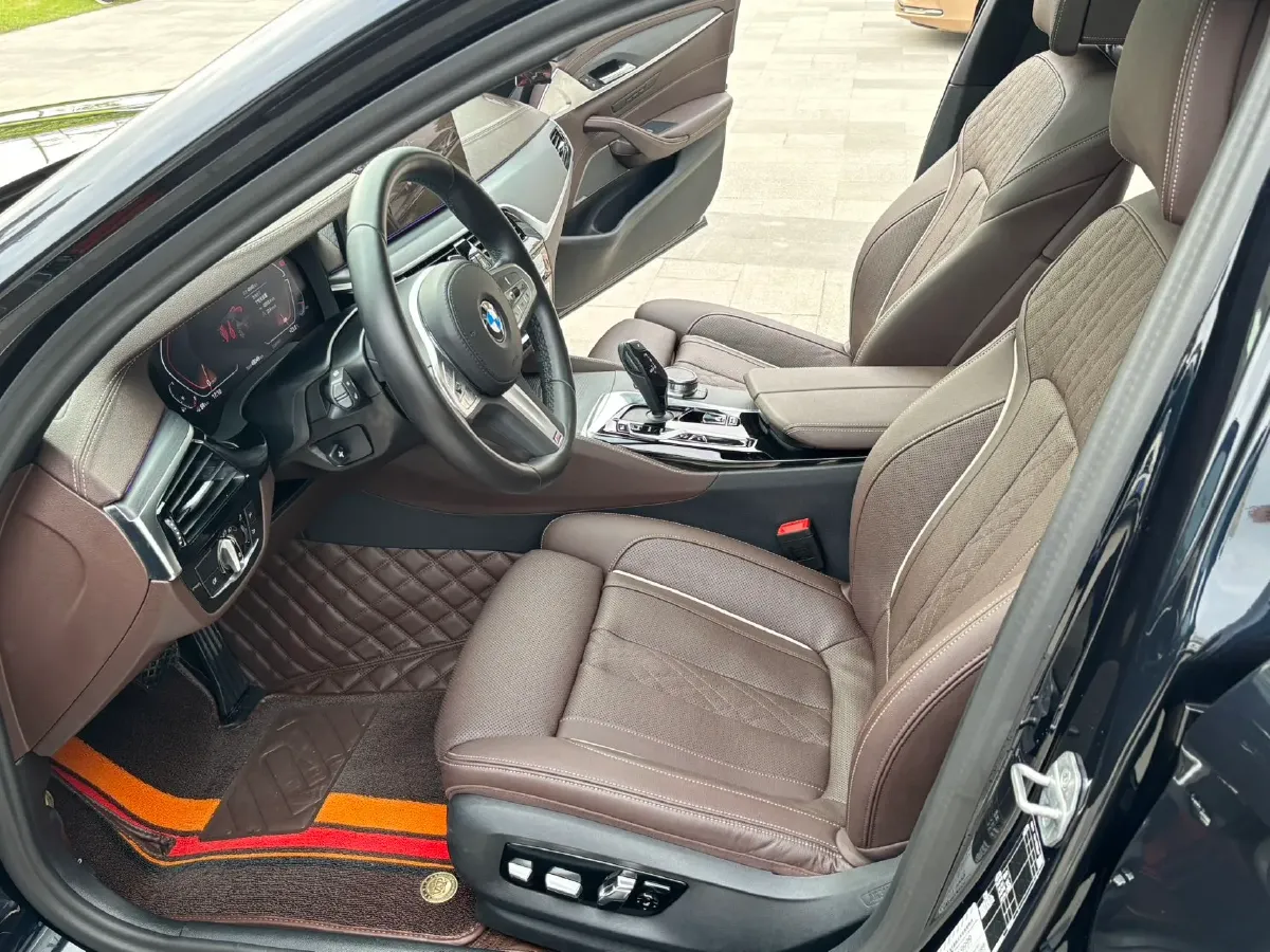 2023 BMW 5 Series 2.0T 245HP L4 8AT,autocango,china used car exporter,china ev exporter,chinese used car exporter,chinese used ev exporter