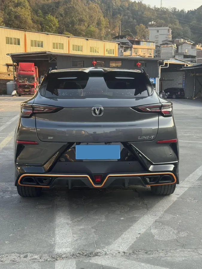 2022 ChangAn UNI-T 1.5T 188HP L4 7DCT,autocango,china used car exporter,china ev exporter,chinese used car exporter,chinese used ev exporter