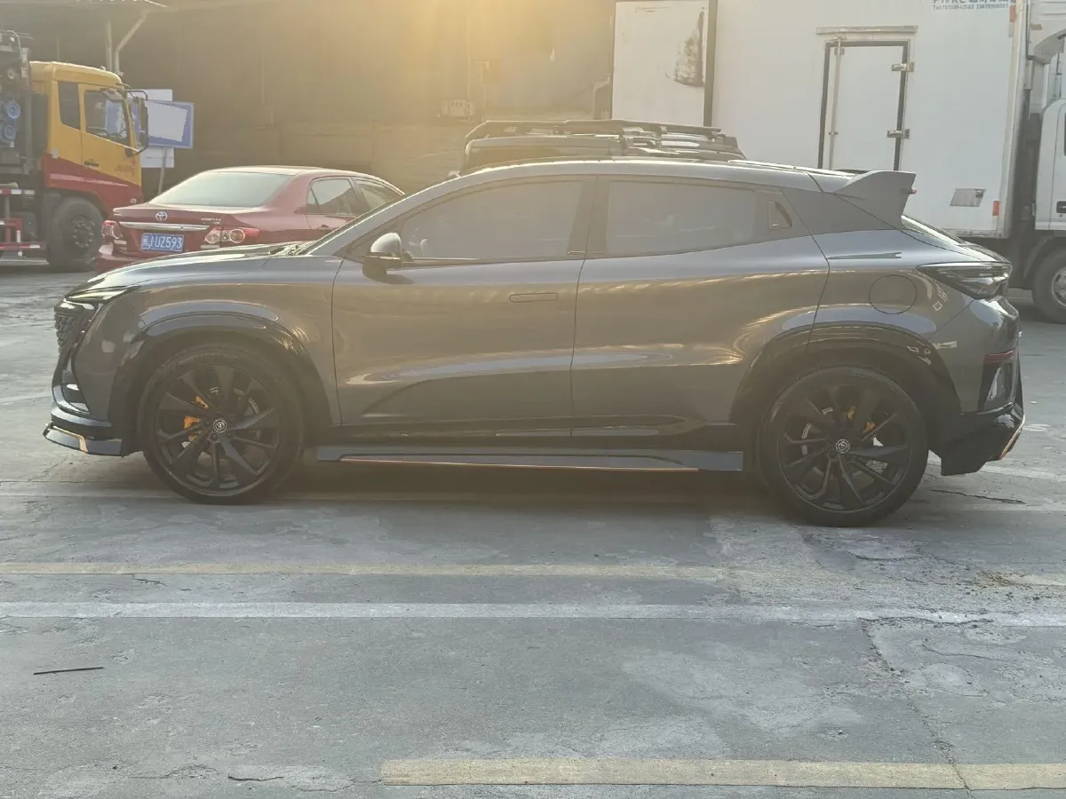 2022 ChangAn UNI-T 1.5T 188HP L4 7DCT,autocango,china used car exporter,china ev exporter,chinese used car exporter,chinese used ev exporter