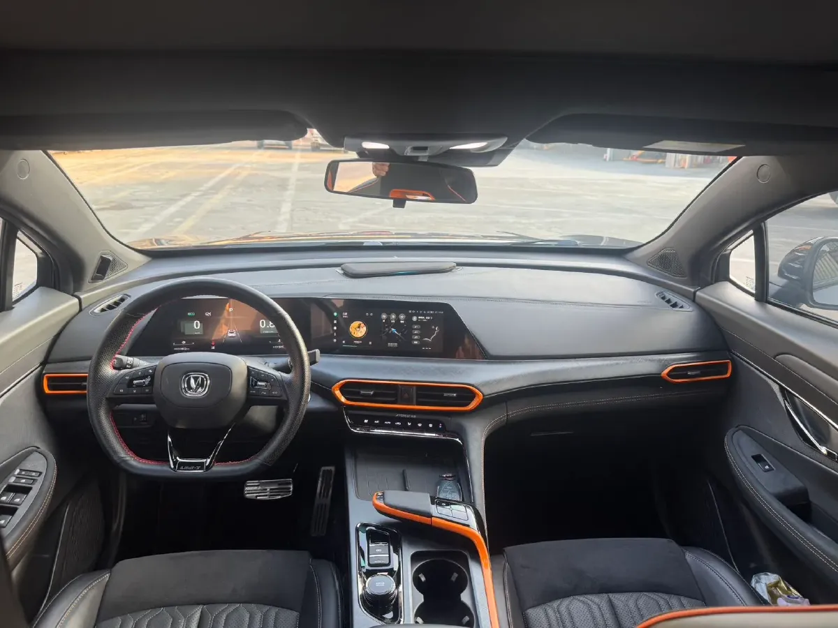 2022 ChangAn UNI-T 1.5T 188HP L4 7DCT,autocango,china used car exporter,china ev exporter,chinese used car exporter,chinese used ev exporter