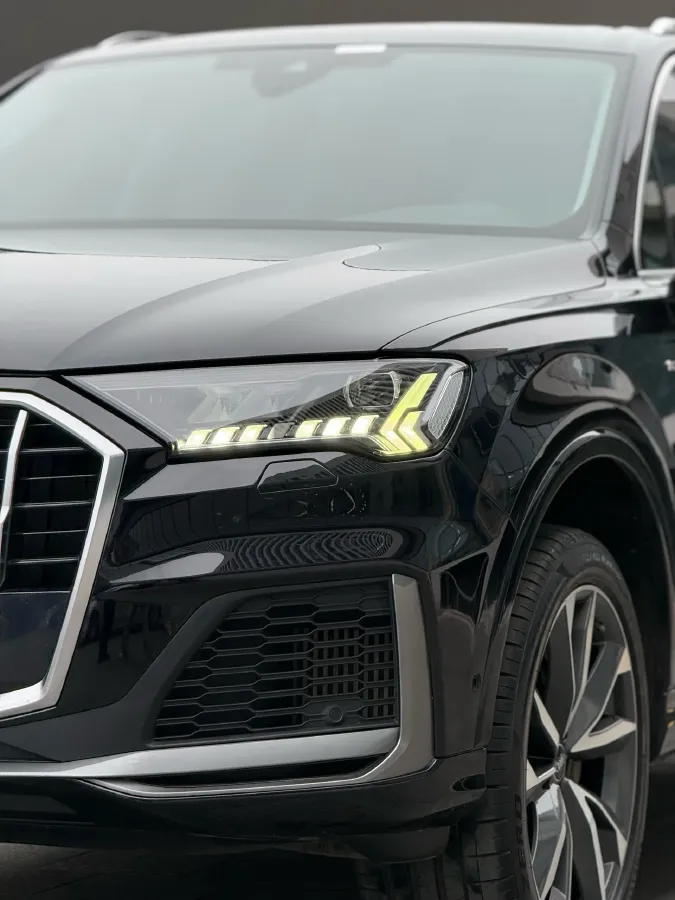 2021 Audi Q7 3.0T 340HP V6 8AT,autocango,china used car exporter,china ev exporter,chinese used car exporter,chinese used ev exporter