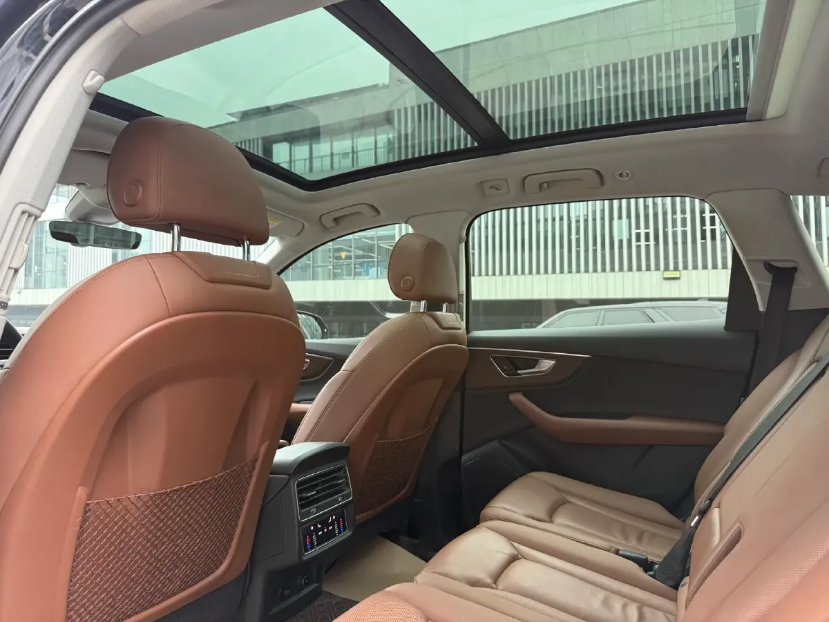 2021 Audi Q7 3.0T 340HP V6 8AT,autocango,china used car exporter,china ev exporter,chinese used car exporter,chinese used ev exporter