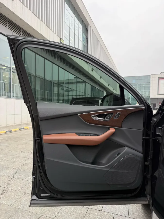 2021 Audi Q7 3.0T 340HP V6 8AT,autocango,china used car exporter,china ev exporter,chinese used car exporter,chinese used ev exporter