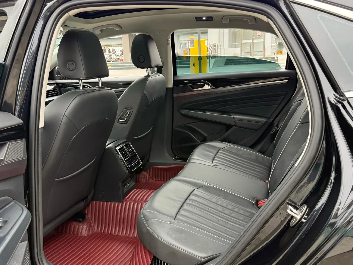 2023 Volkswagen Passat 2.0T 186HP L4 7DCT,autocango,china used car exporter,china ev exporter,chinese used car exporter,chinese used ev exporter