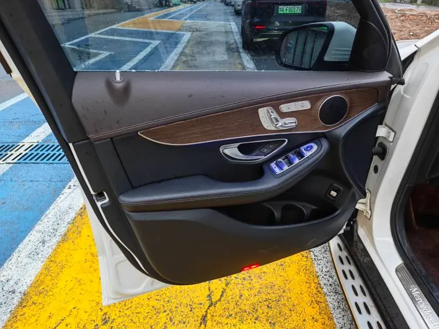 2022 Mercedes-Benz GLC Class 2.0T 258HP L4 9AT,autocango,china used car exporter,china ev exporter,chinese used car exporter,chinese used ev exporter