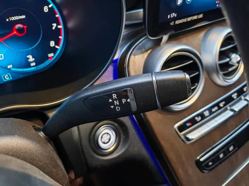 2022 Mercedes-Benz GLC Class 2.0T 258HP L4 9AT,autocango,china used car exporter,china ev exporter,chinese used car exporter,chinese used ev exporter