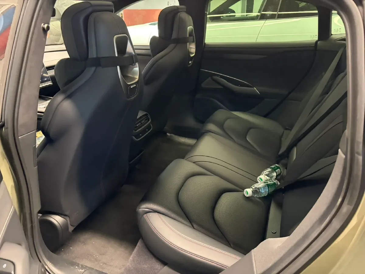 2024 MI SU7 BEV 101KWH,autocango,china used car exporter,china ev exporter,chinese used car exporter,chinese used ev exporter