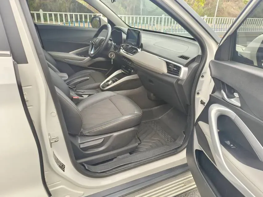 2017 BaoJun 310W 1.5L 105HP L4 6MT,autocango,china used car exporter,china ev exporter,chinese used car exporter,chinese used ev exporter