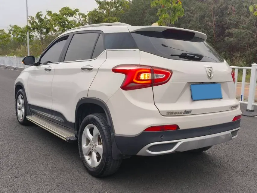 2017 BaoJun 310W 1.5L 105HP L4 6MT,autocango,china used car exporter,china ev exporter,chinese used car exporter,chinese used ev exporter