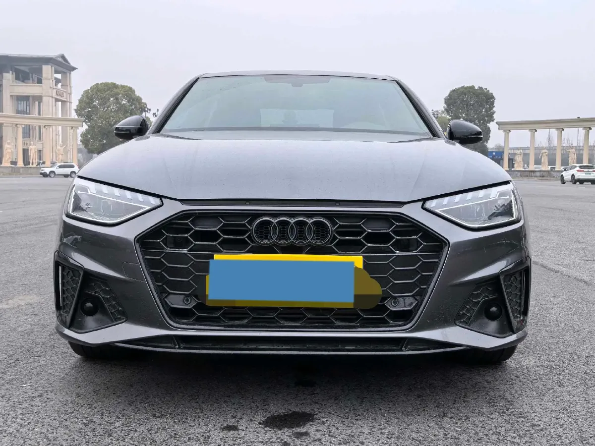 2023 Audi A4L 2.0T 190HP L4 7DCT,autocango,china used car exporter,china ev exporter,chinese used car exporter,chinese used ev exporter