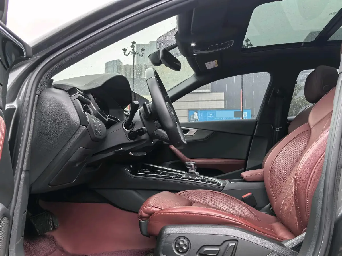 2023 Audi A4L 2.0T 190HP L4 7DCT,autocango,china used car exporter,china ev exporter,chinese used car exporter,chinese used ev exporter