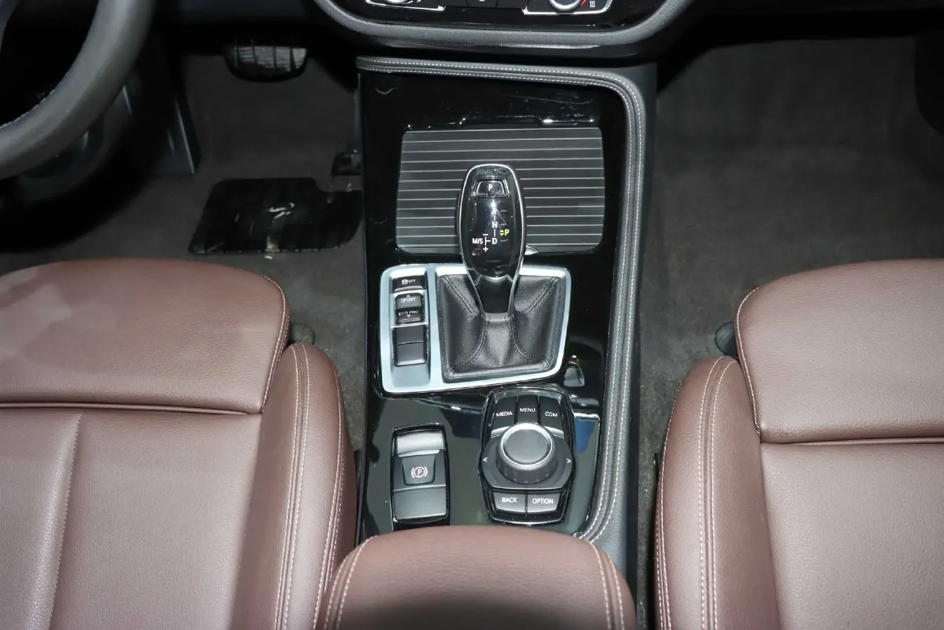 2020 BMW 1 Series 1.5T 140HP L3 7DCT,autocango,china used car exporter,china ev exporter,chinese used car exporter,chinese used ev exporter