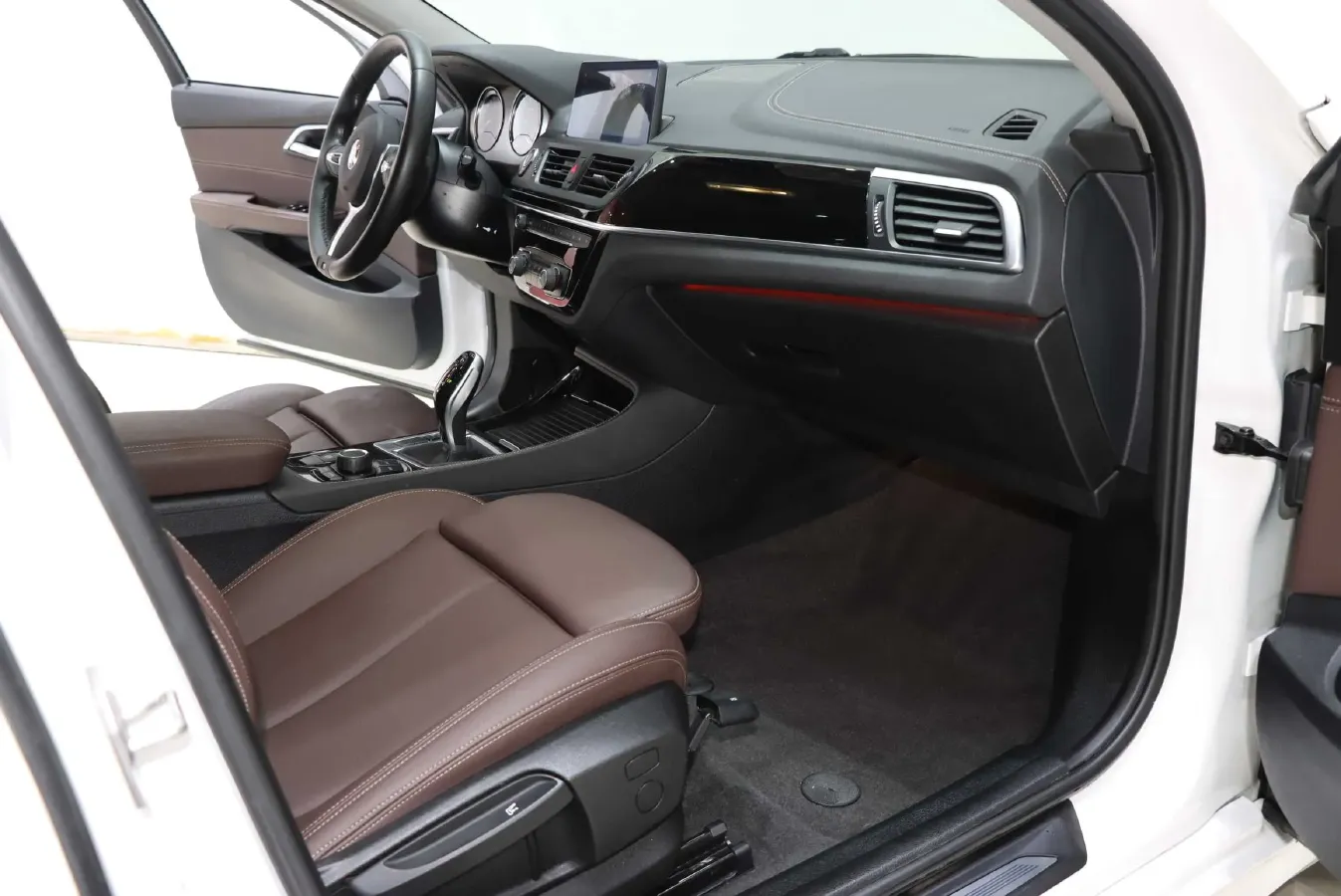 2020 BMW 1 Series 1.5T 140HP L3 7DCT,autocango,china used car exporter,china ev exporter,chinese used car exporter,chinese used ev exporter