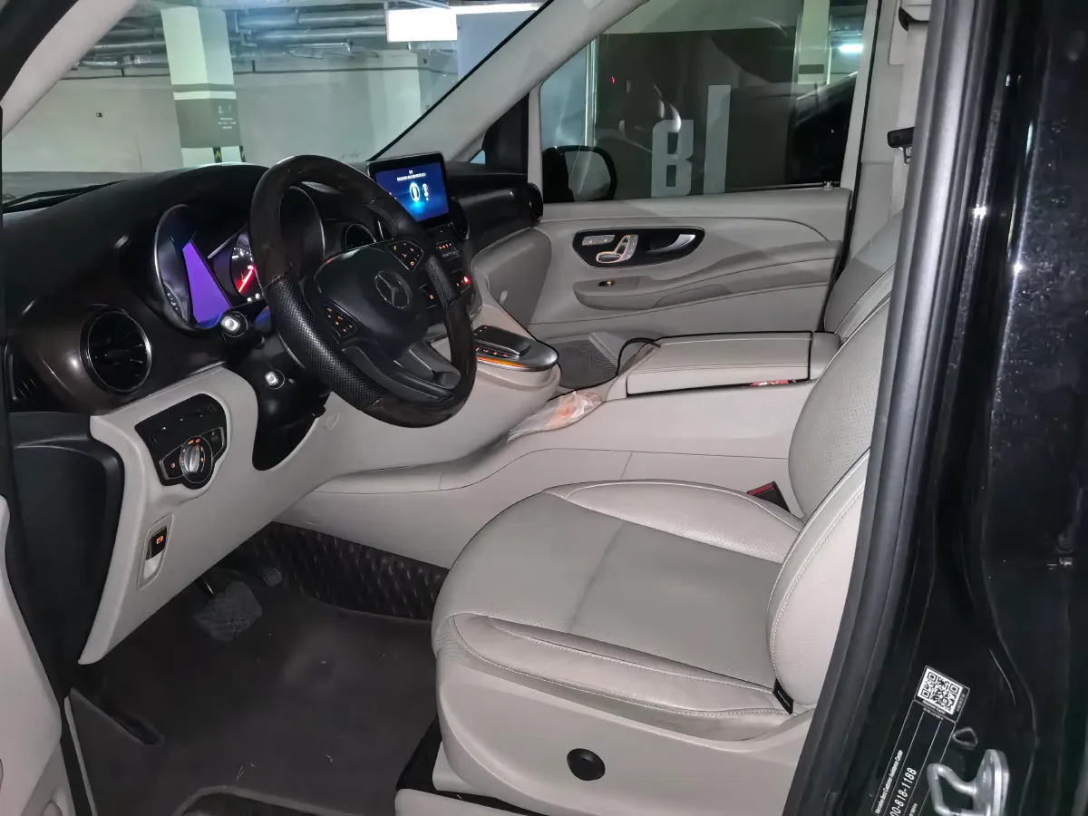 2021 Mercedes-Benz V Class 2.0T 211HP L4 9AT,autocango,china used car exporter,china ev exporter,chinese used car exporter,chinese used ev exporter