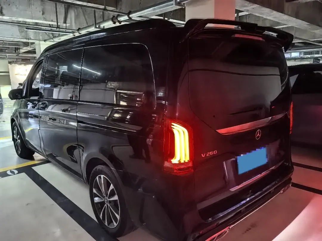 2021 Mercedes-Benz V Class 2.0T 211HP L4 9AT,autocango,china used car exporter,china ev exporter,chinese used car exporter,chinese used ev exporter