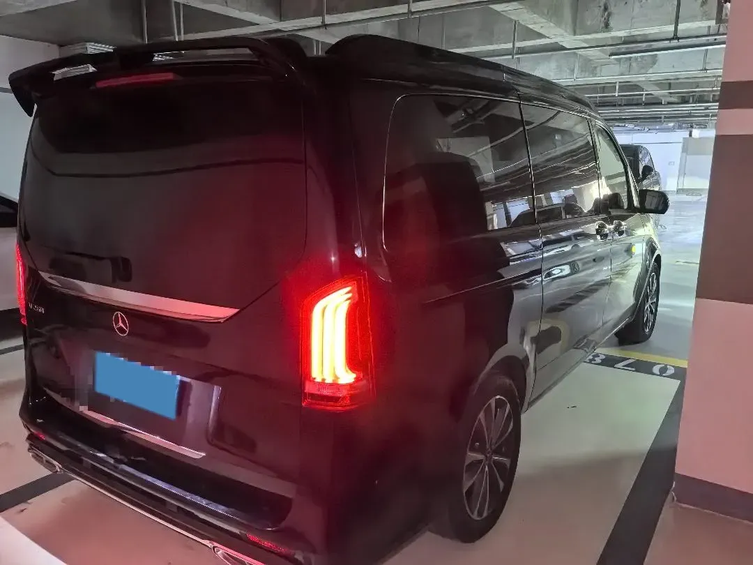 2021 Mercedes-Benz V Class 2.0T 211HP L4 9AT,autocango,china used car exporter,china ev exporter,chinese used car exporter,chinese used ev exporter