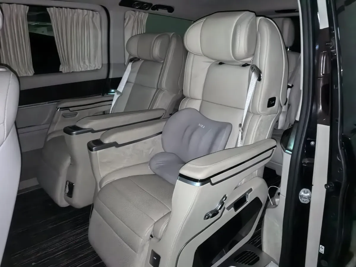 2021 Mercedes-Benz V Class 2.0T 211HP L4 9AT,autocango,china used car exporter,china ev exporter,chinese used car exporter,chinese used ev exporter
