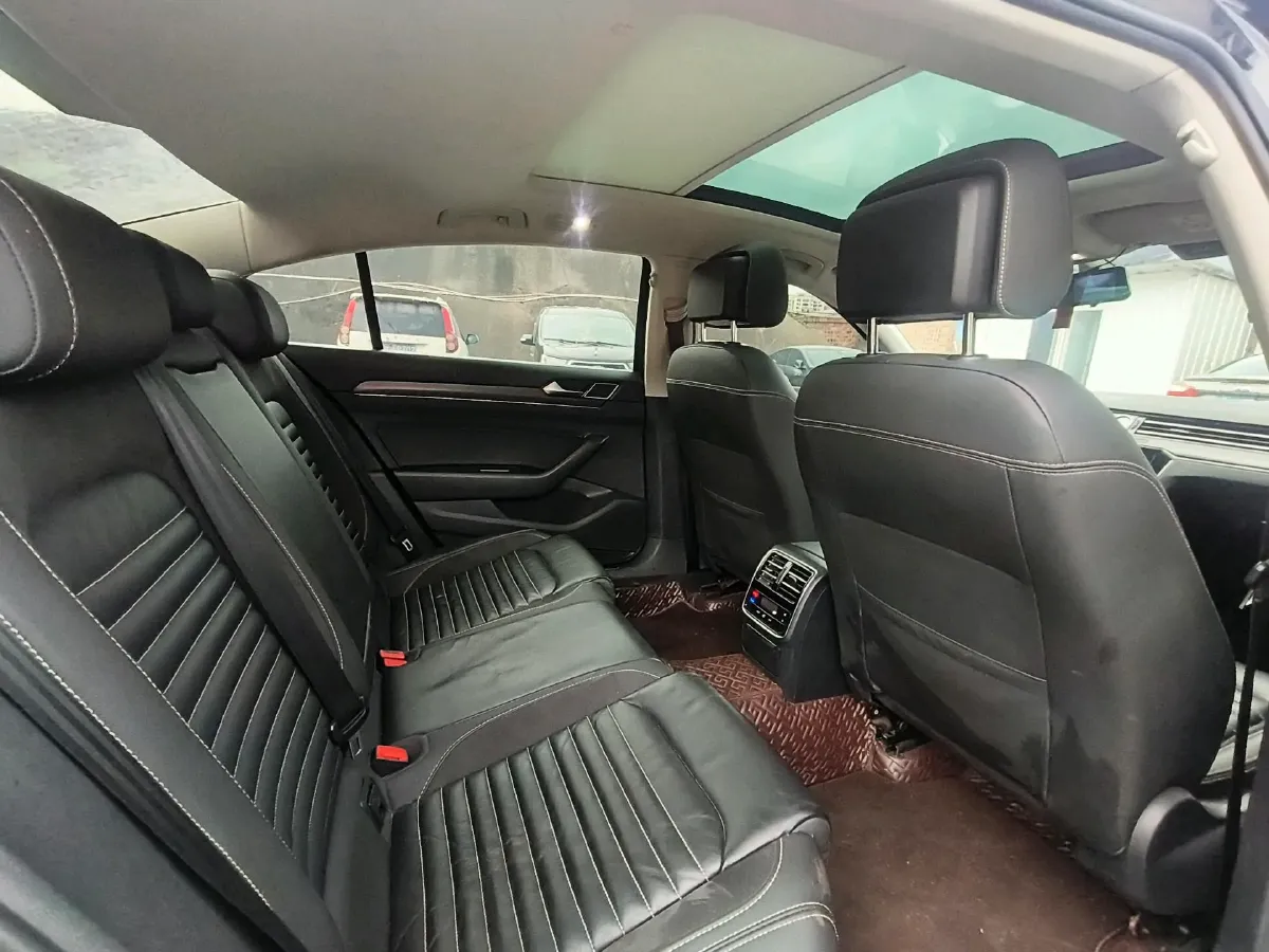 2020 Volkswagen Magotan 2.0T 186HP L4 7DCT,autocango,china used car exporter,china ev exporter,chinese used car exporter,chinese used ev exporter