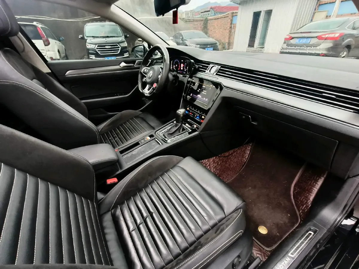 2020 Volkswagen Magotan 2.0T 186HP L4 7DCT,autocango,china used car exporter,china ev exporter,chinese used car exporter,chinese used ev exporter