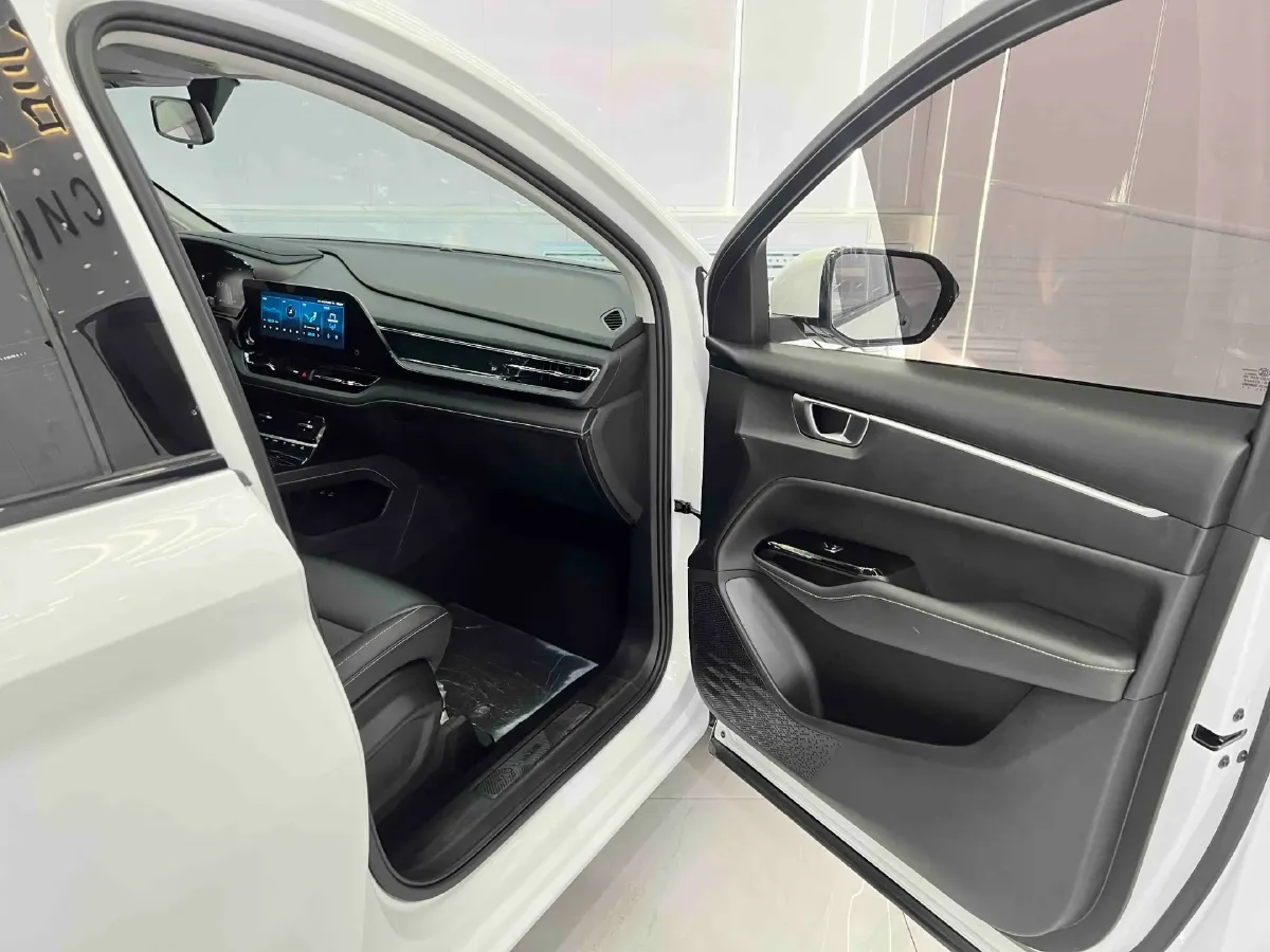 2020 WuLing KaiJie 1.5T 147HP L4 CVT,autocango,china used car exporter,china ev exporter,chinese used car exporter,chinese used ev exporter