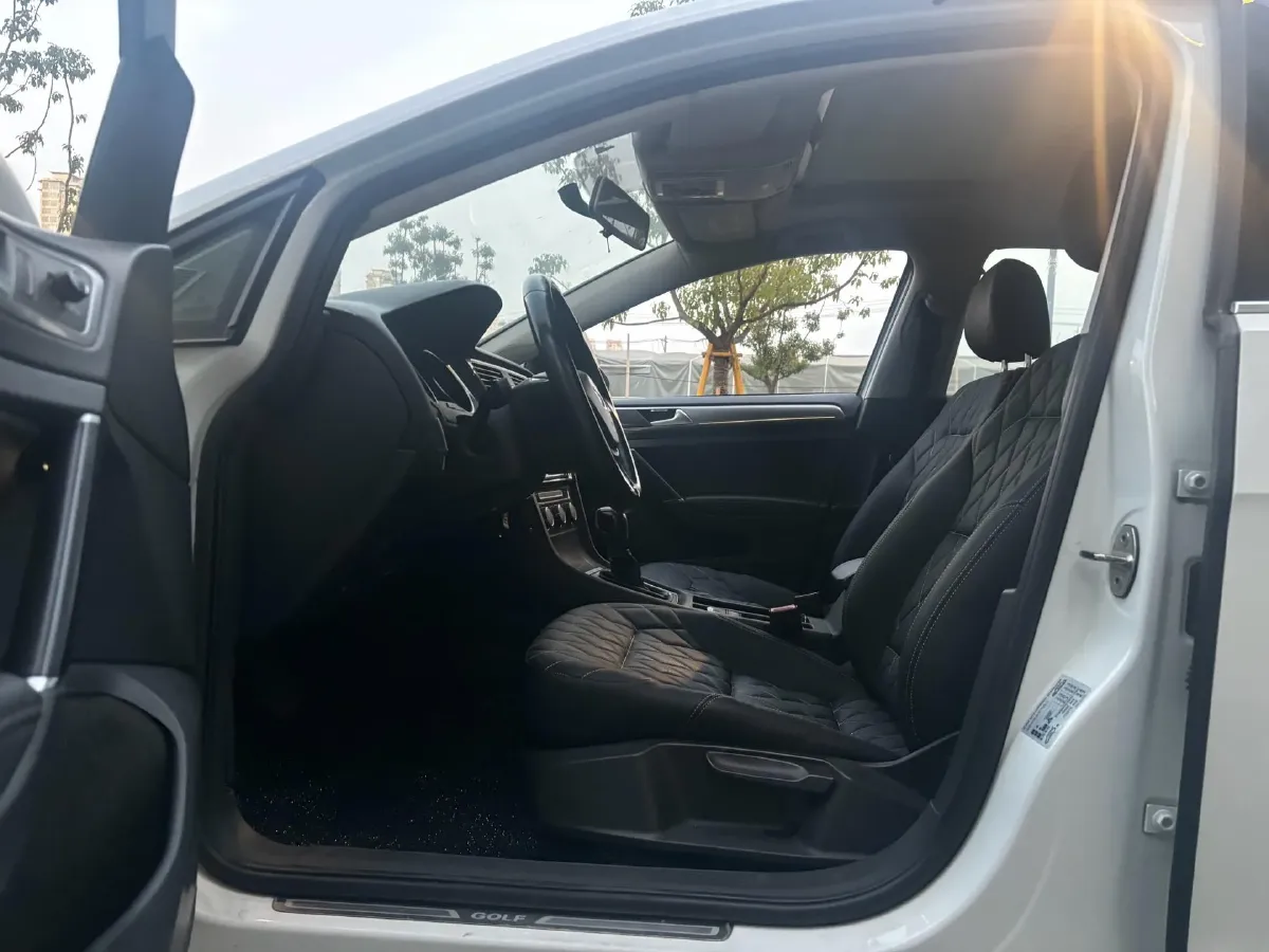 2018 Volkswagen Golf 1.6L 110HP L4 6AT,autocango,china used car exporter,china ev exporter,chinese used car exporter,chinese used ev exporter