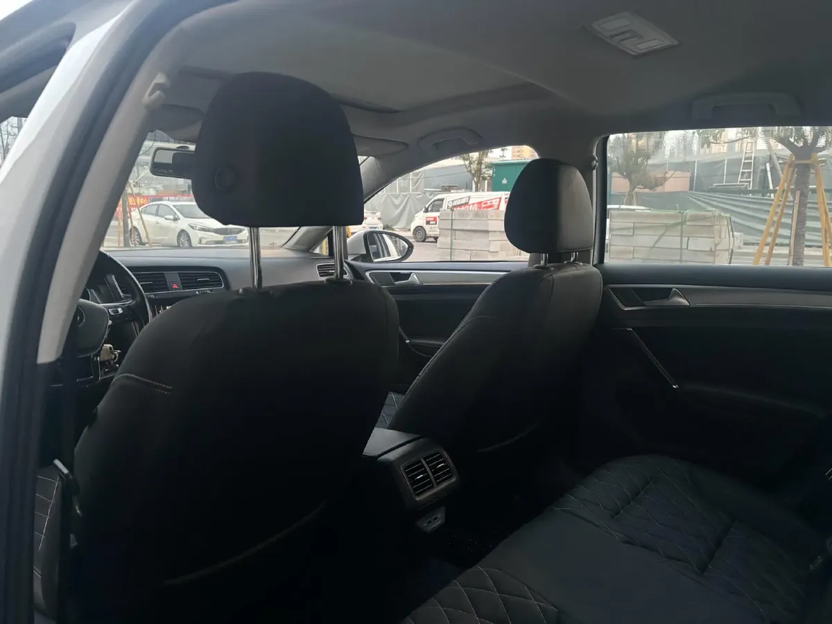 2018 Volkswagen Golf 1.6L 110HP L4 6AT,autocango,china used car exporter,china ev exporter,chinese used car exporter,chinese used ev exporter