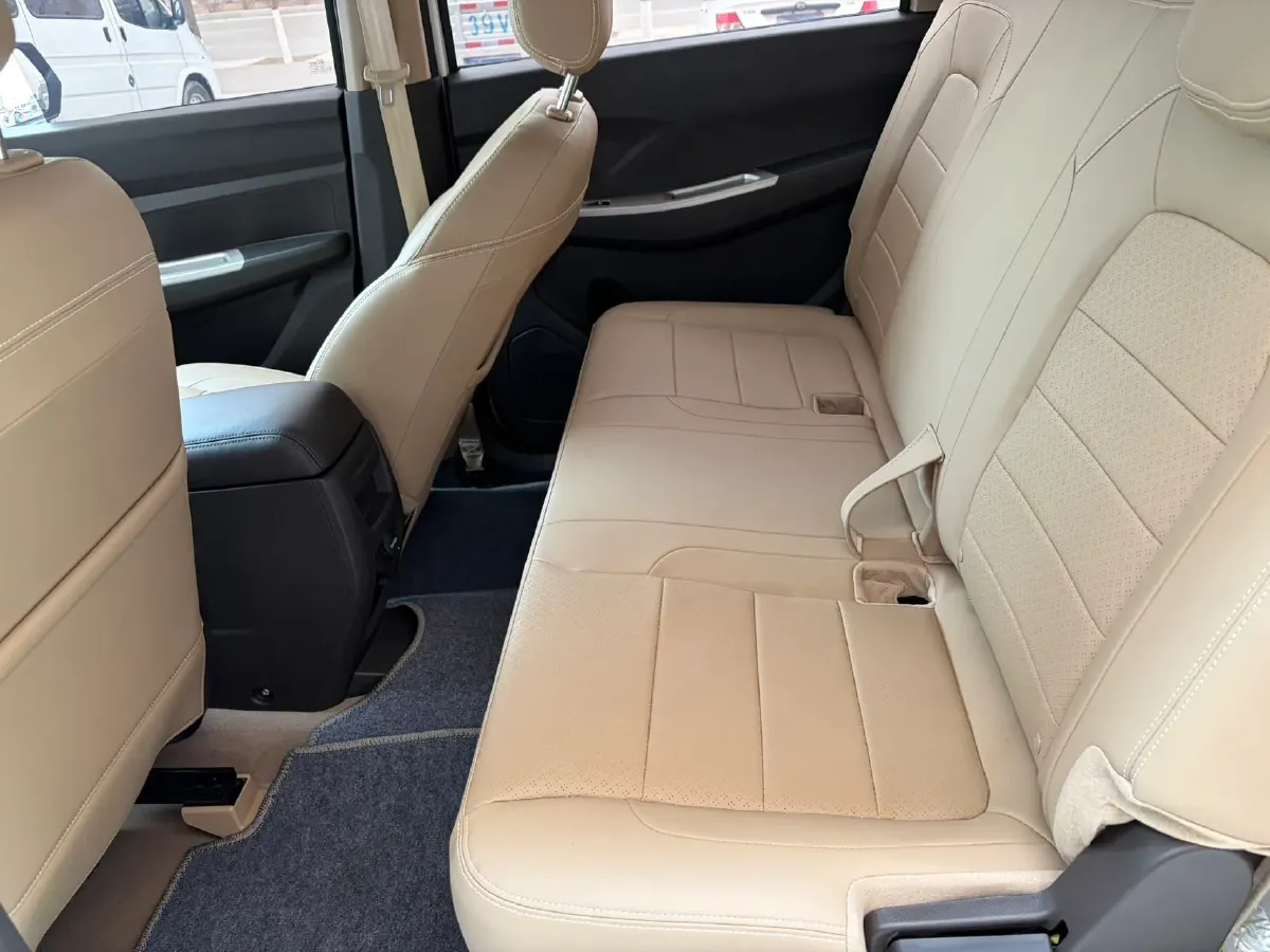 2021 WuLing HongGuang 1.5L 99HP L4 6MT,autocango,china used car exporter,china ev exporter,chinese used car exporter,chinese used ev exporter