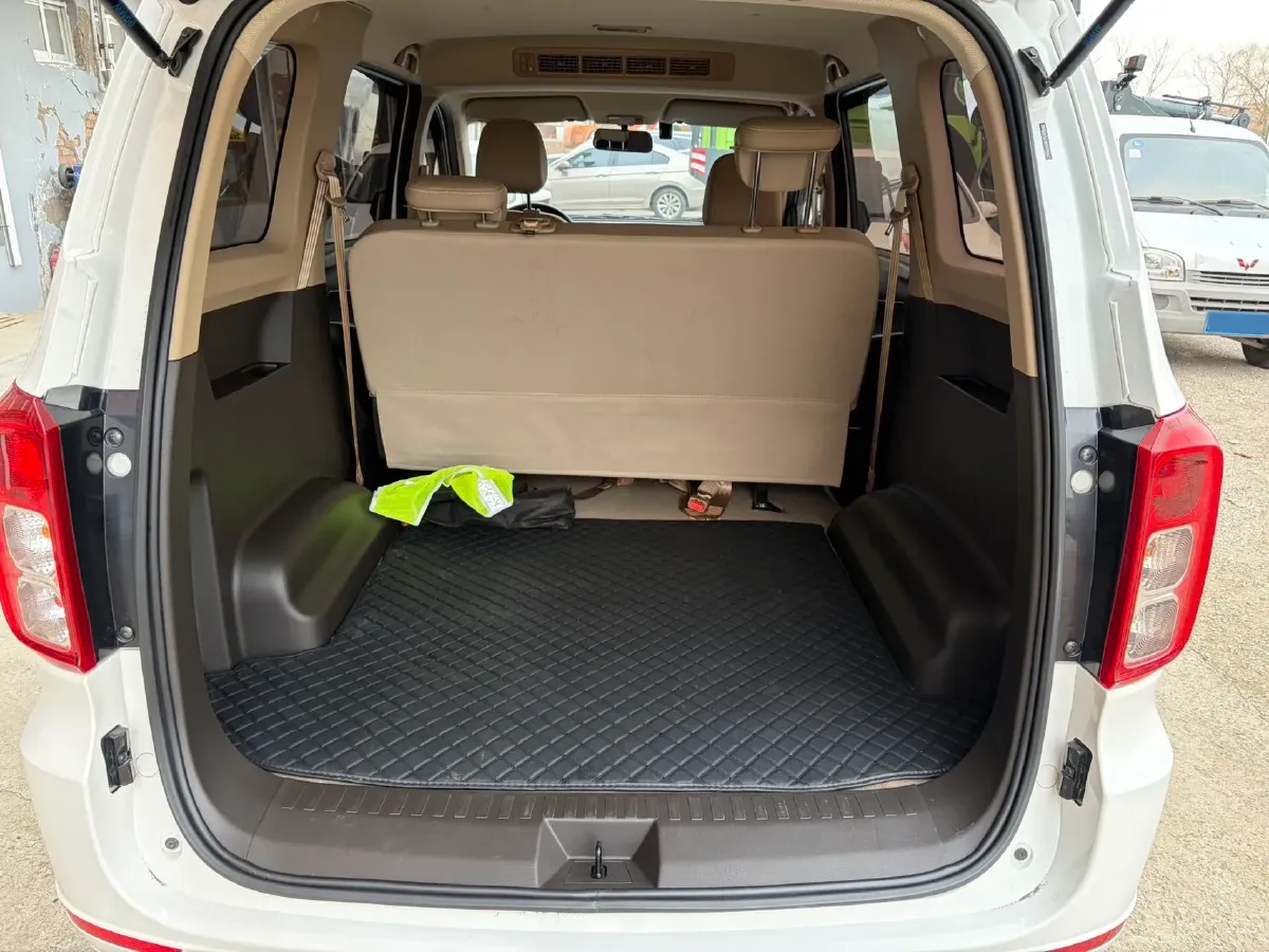 2021 WuLing HongGuang 1.5L 99HP L4 6MT,autocango,china used car exporter,china ev exporter,chinese used car exporter,chinese used ev exporter