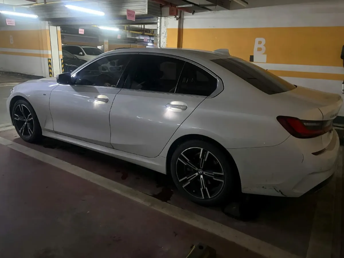 2022 BMW 3 Series 2.0T 184HP L4 8AT,autocango,china used car exporter,china ev exporter,chinese used car exporter,chinese used ev exporter
