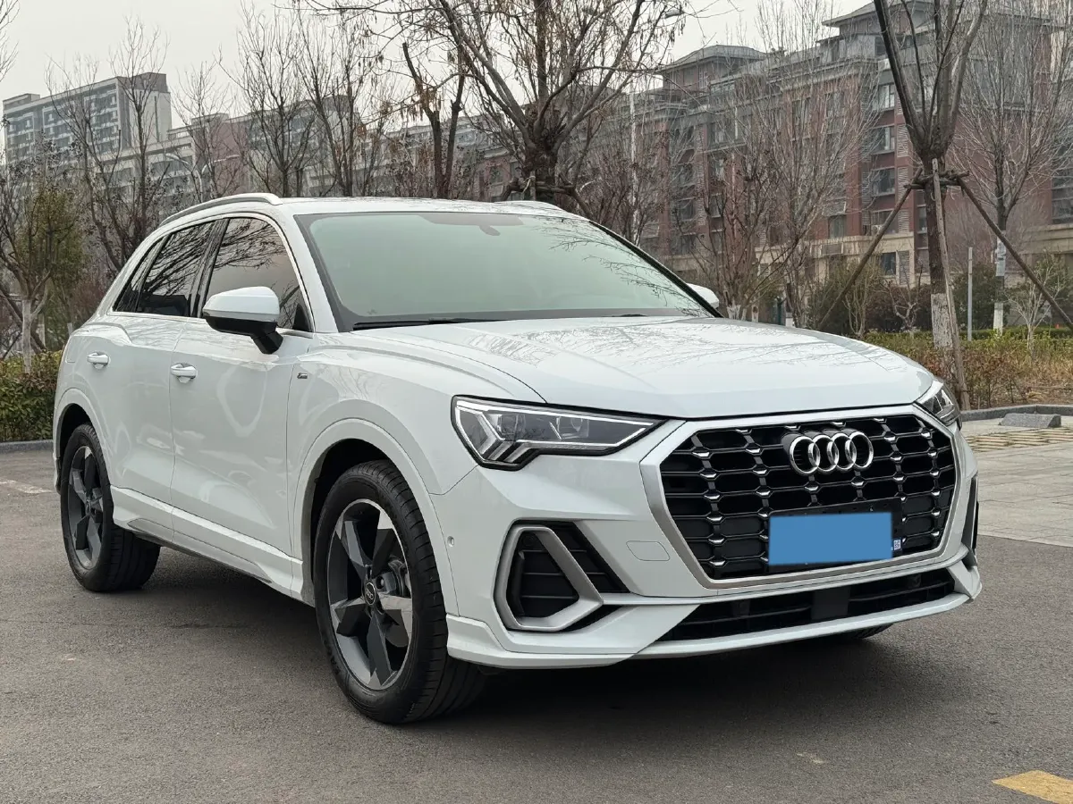 2022 Audi Q3 1.4T 150HP L4 7DCT,autocango,china used car exporter,china ev exporter,chinese used car exporter,chinese used ev exporter