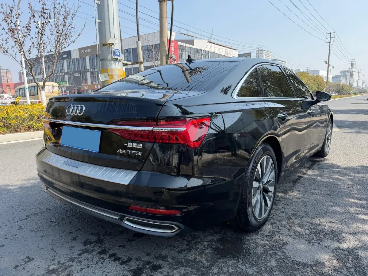 2019 Mercedes-Benz E Class 1.5T 184HP L4 9AT,autocango,china used car exporter,china ev exporter,chinese used car exporter,chinese used ev exporter