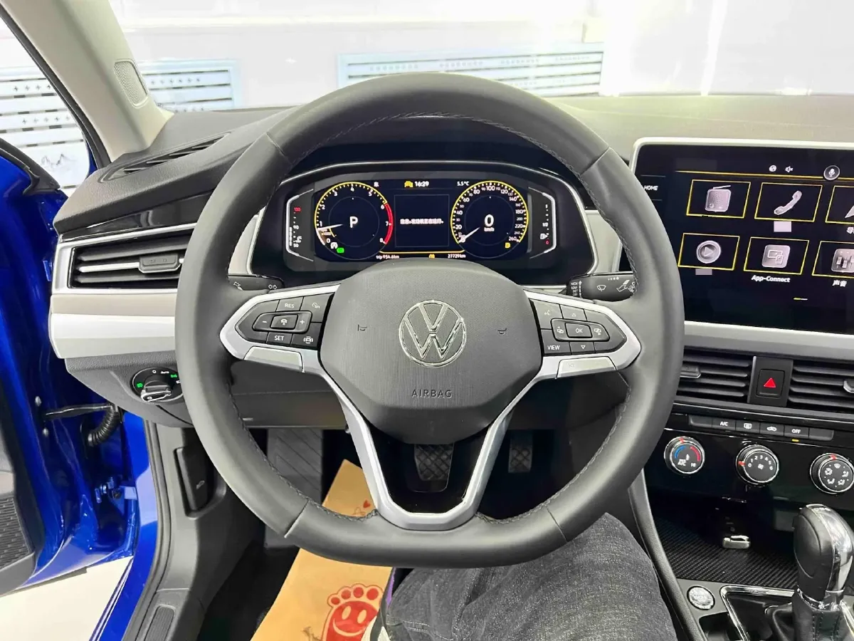 2023 Volkswagen Bora 1.2T 116HP L4 7DCT,autocango,china used car exporter,china ev exporter,chinese used car exporter,chinese used ev exporter