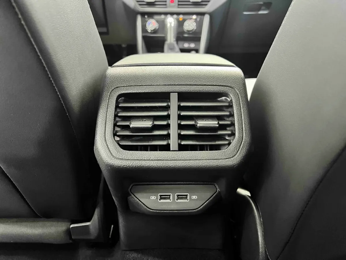 2023 Volkswagen Bora 1.2T 116HP L4 7DCT,autocango,china used car exporter,china ev exporter,chinese used car exporter,chinese used ev exporter