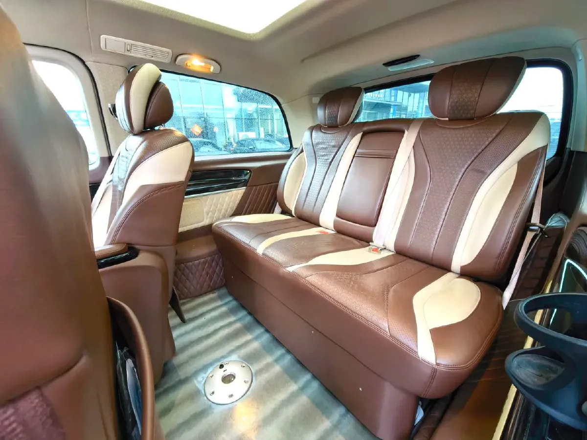 2021 Mercedes-Benz V Class 2.0T 211HP L4 9AT,autocango,china used car exporter,china ev exporter,chinese used car exporter,chinese used ev exporter