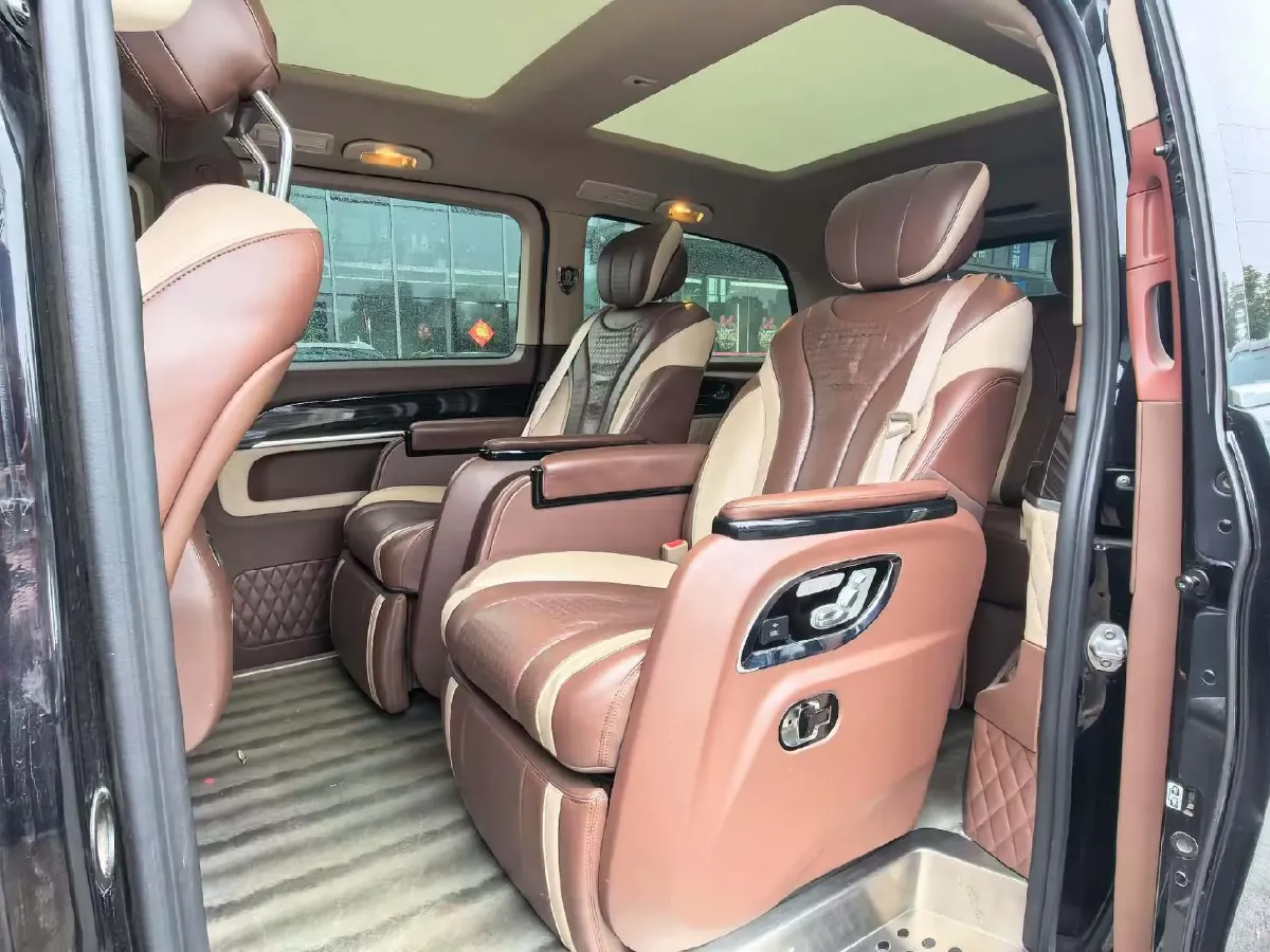 2021 Mercedes-Benz V Class 2.0T 211HP L4 9AT,autocango,china used car exporter,china ev exporter,chinese used car exporter,chinese used ev exporter